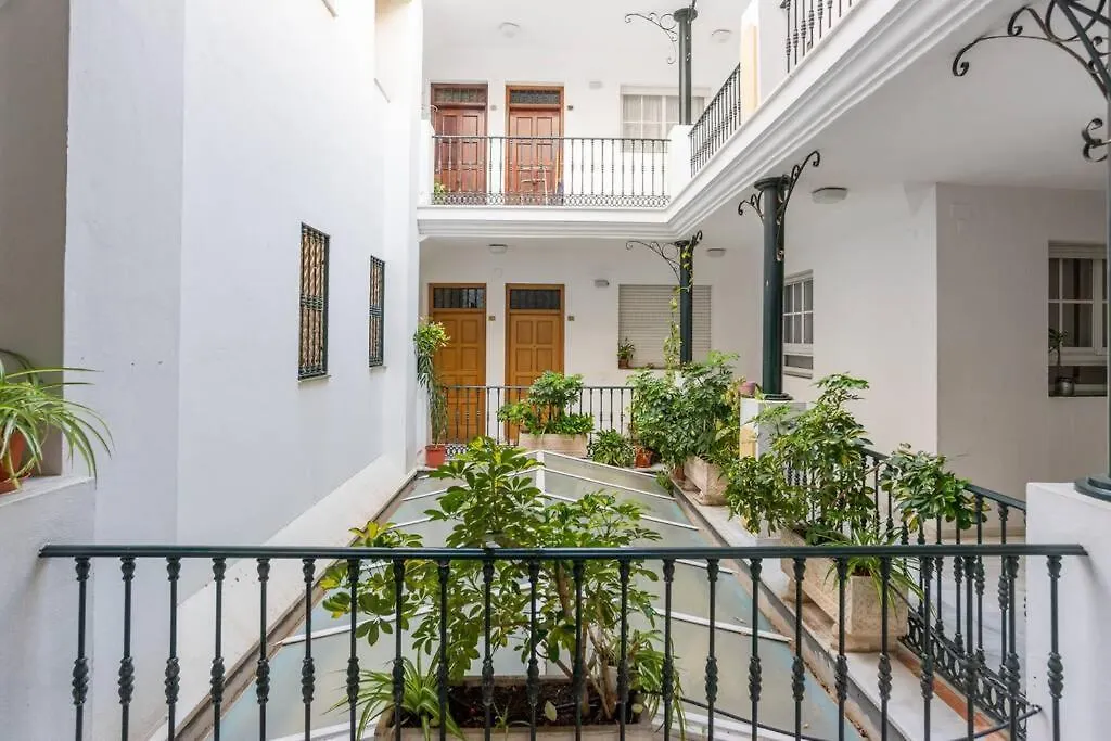 Tgh/ Malaga Centro Carreteria Apartment